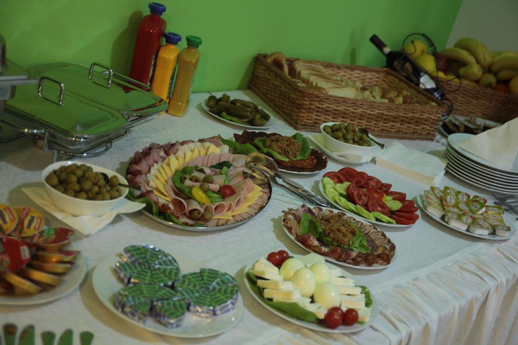 Hostel Royal Obrenovac  Экстерьер фото