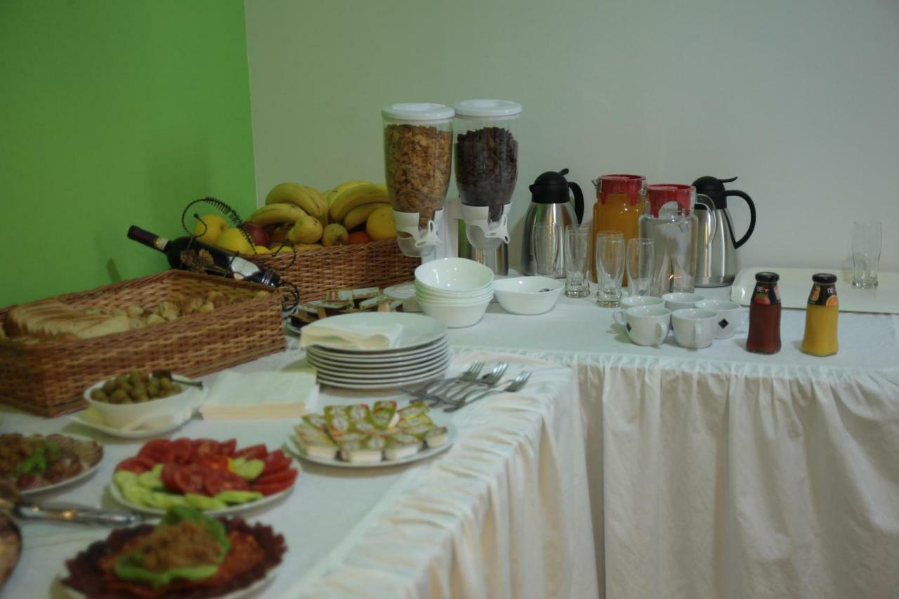 Hostel Royal Obrenovac  Экстерьер фото