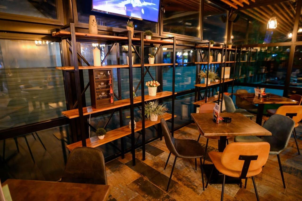 Hostel Royal Obrenovac  Экстерьер фото