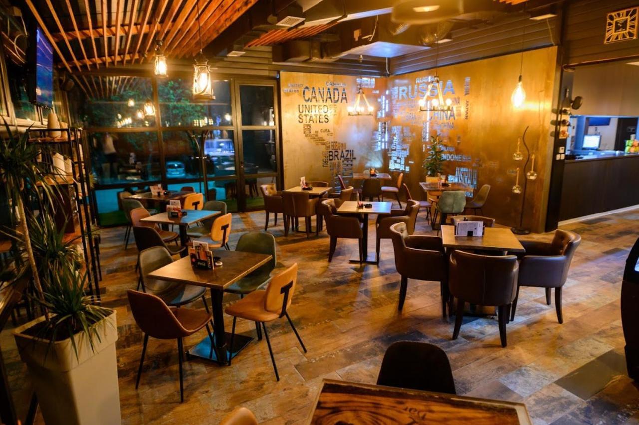 Hostel Royal Obrenovac  Экстерьер фото