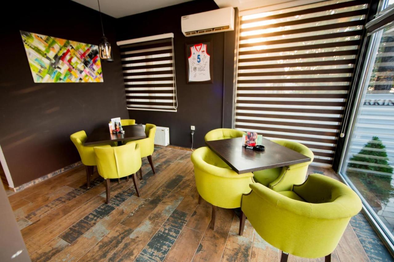 Hostel Royal Obrenovac  Экстерьер фото
