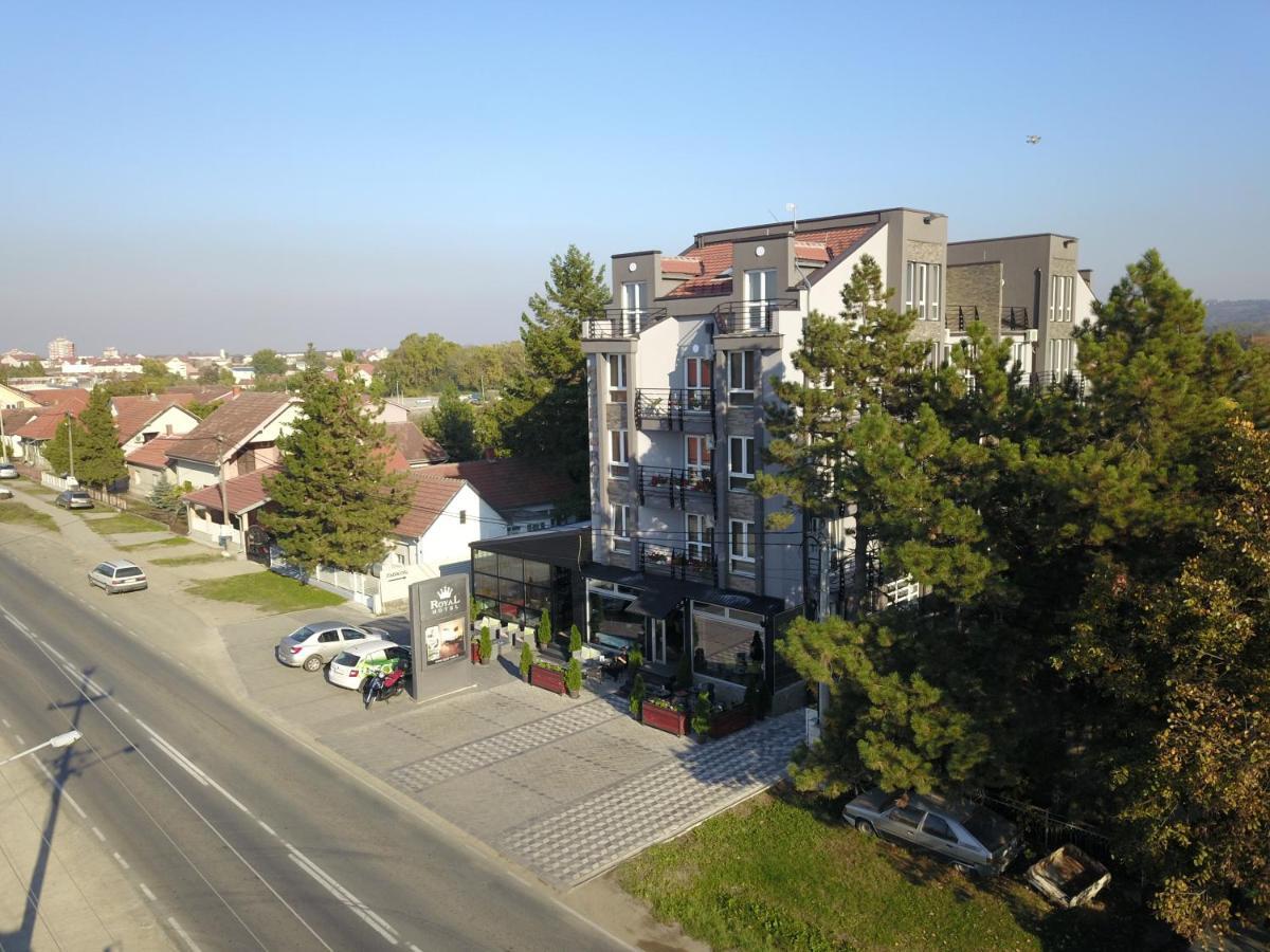 Hostel Royal Obrenovac  Экстерьер фото